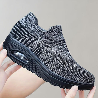 Comfortable and fashionable orthopedic winter footwear