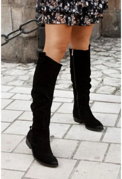 Elegant and detailed supportive winter Boots